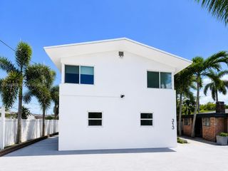 313 SW 1st Street 1, Hallandale Beach, FL 33009