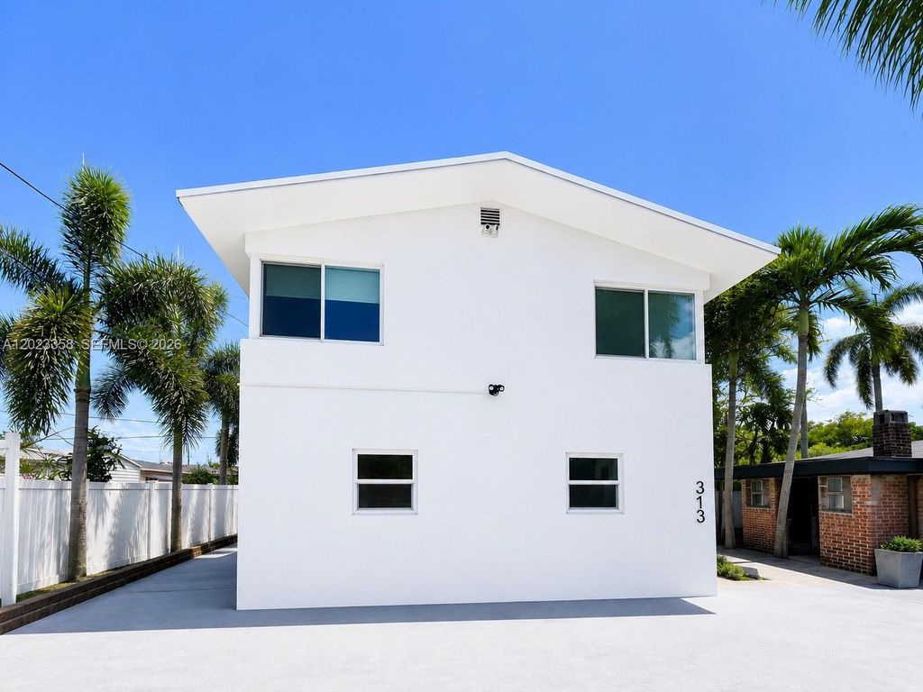 313 SW 1st Street 1, Hallandale Beach, FL 33009