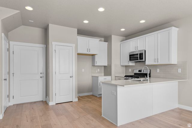 6568 W RAYNOLDS PEAK WAY, West Jordan, UT 84081