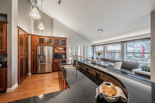 1040 Sherman Drive, Cedar Hill, TX 75104