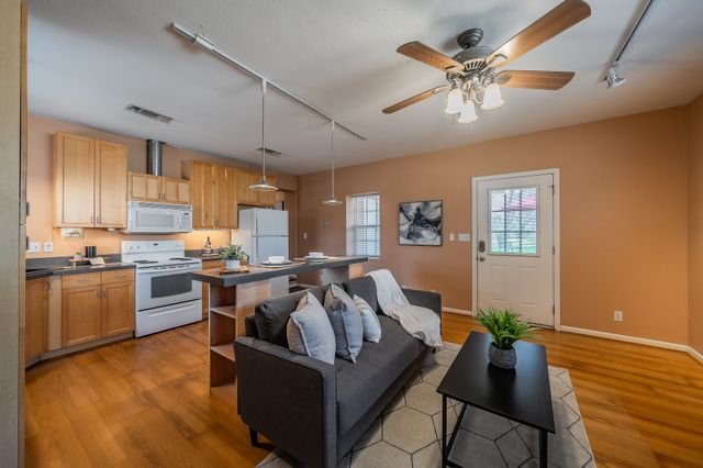 1040 Sherman Drive, Cedar Hill, TX 75104