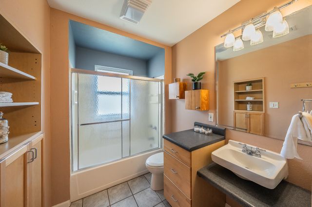 1040 Sherman Drive, Cedar Hill, TX 75104