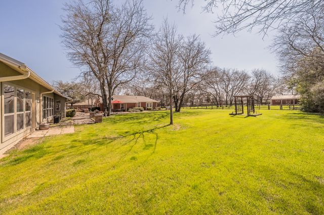 1040 Sherman Drive, Cedar Hill, TX 75104