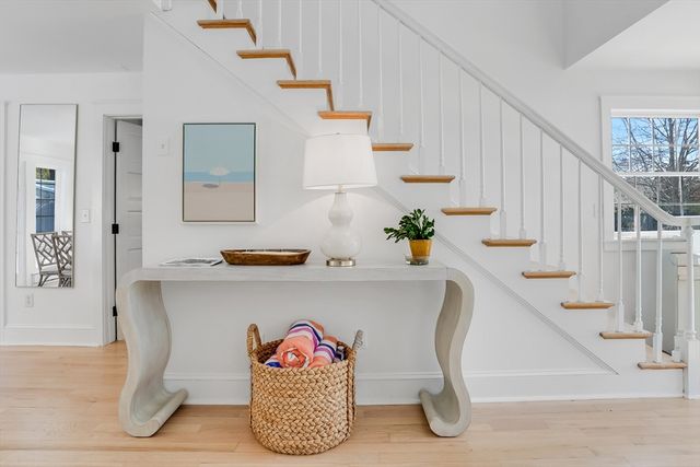 99 Cooke St, Edgartown, MA 02539