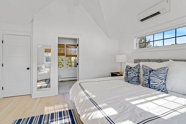 99 Cooke St, Edgartown, MA 02539