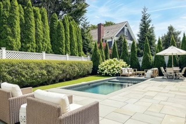 99 Cooke St, Edgartown, MA 02539