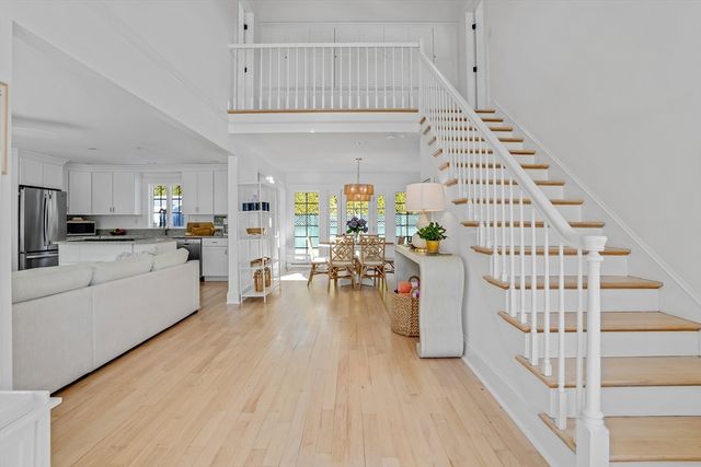 99 Cooke St, Edgartown, MA 02539