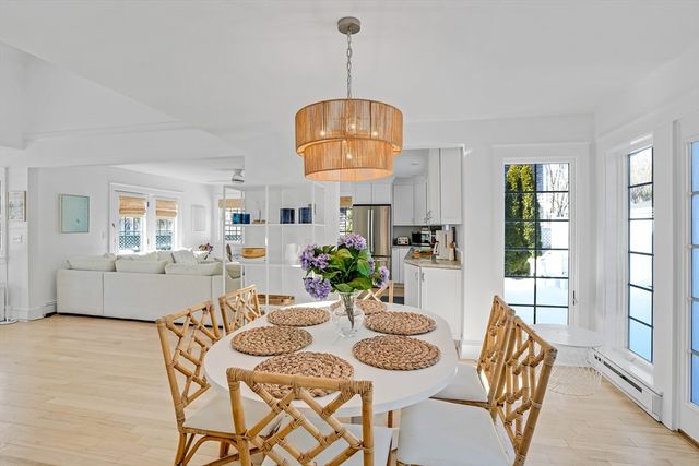 99 Cooke St, Edgartown, MA 02539
