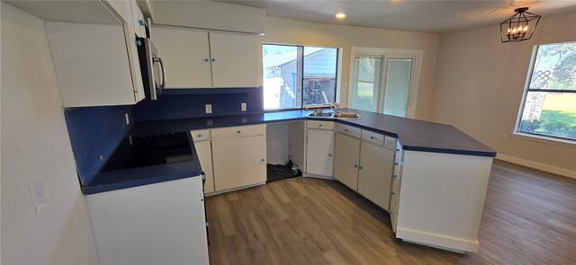 1333 Woodlawn Dr, Corpus Christi, TX 78412