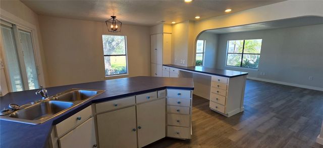 1333 Woodlawn Dr, Corpus Christi, TX 78412