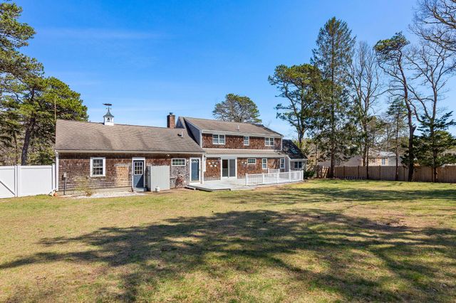 15 Greenwood Road, East Dennis, MA 02641