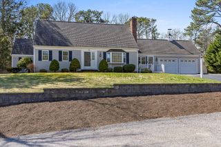 15 Greenwood Road, East Dennis, MA 02641