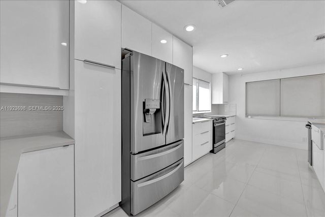 348 Palm St 0, Hollywood, FL 33019