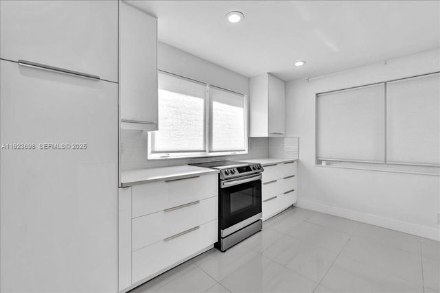 348 Palm St 0, Hollywood, FL 33019