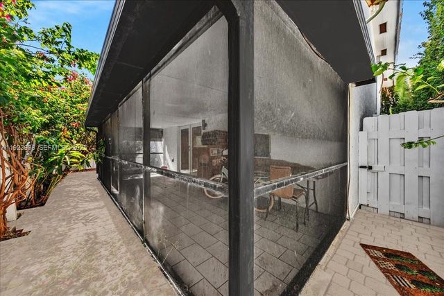 348 Palm St 0, Hollywood, FL 33019