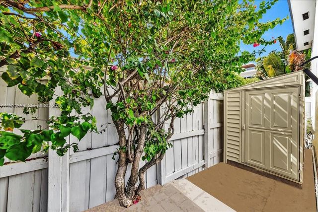 348 Palm St 0, Hollywood, FL 33019