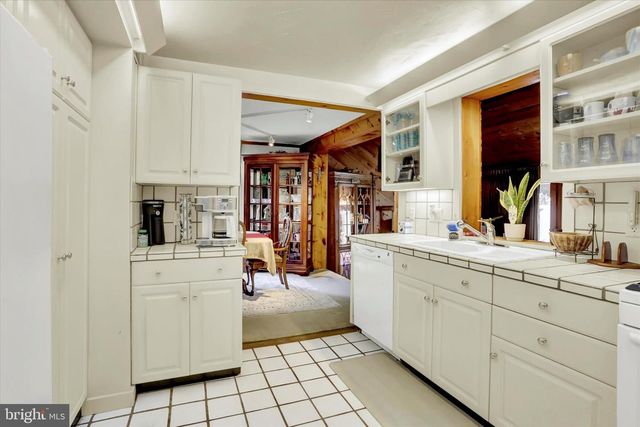 2980 CROYDEN RD, Harrisburg, PA 17104