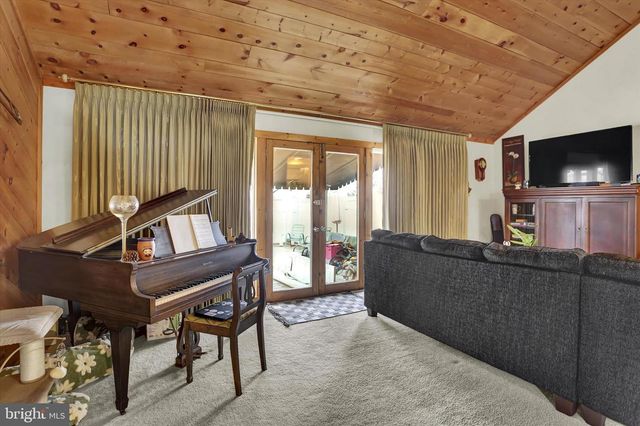 2980 CROYDEN RD, Harrisburg, PA 17104