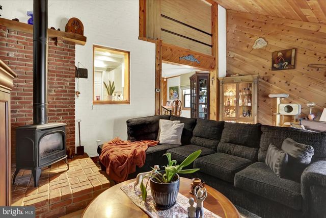 2980 CROYDEN RD, Harrisburg, PA 17104