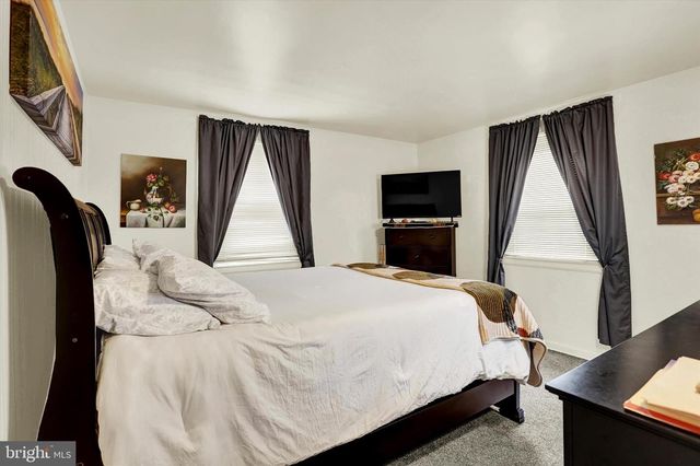 2980 CROYDEN RD, Harrisburg, PA 17104