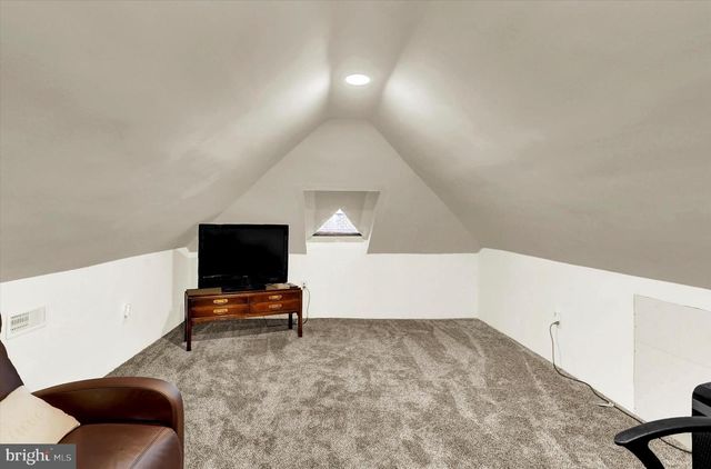 2980 CROYDEN RD, Harrisburg, PA 17104