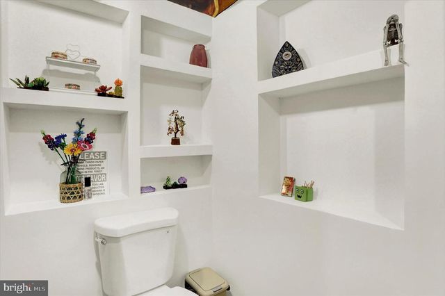 2980 CROYDEN RD, Harrisburg, PA 17104