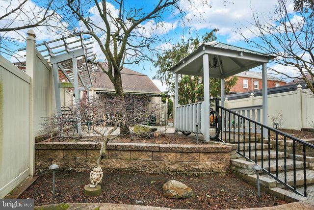 2980 CROYDEN RD, Harrisburg, PA 17104