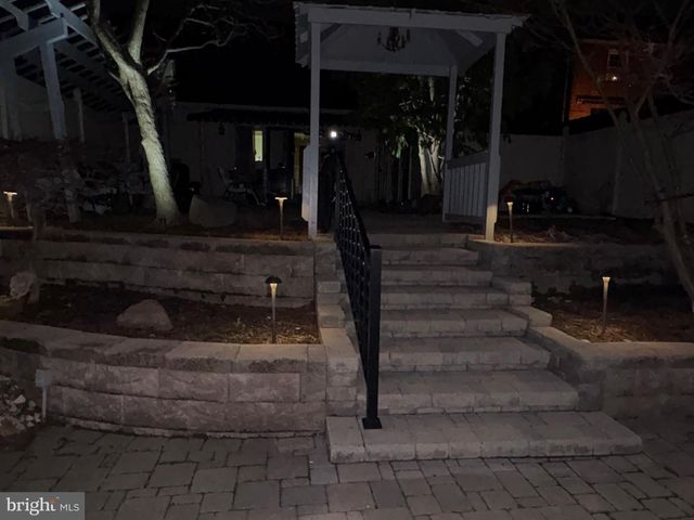 2980 CROYDEN RD, Harrisburg, PA 17104