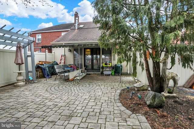 2980 CROYDEN RD, Harrisburg, PA 17104