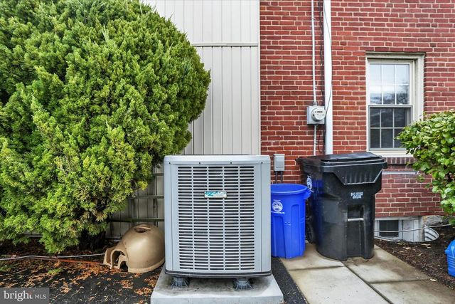 2980 CROYDEN RD, Harrisburg, PA 17104