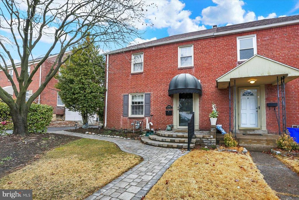 2980 CROYDEN RD, Harrisburg, PA 17104