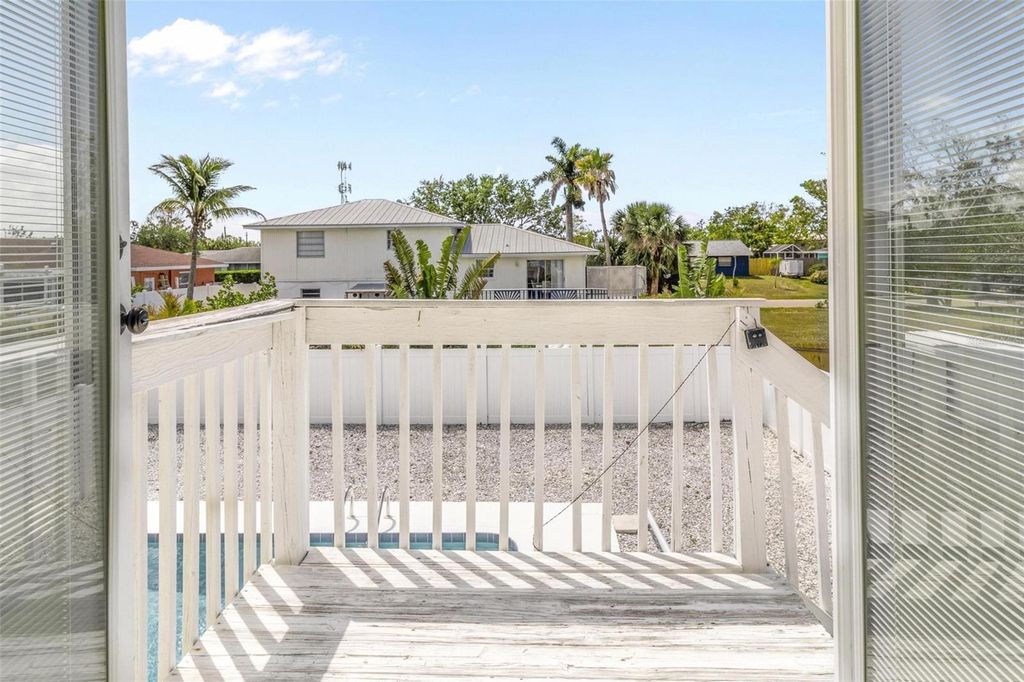 Image 18 of property listing at 8517 43RD AVENUE W, Bradenton, FL 34209
