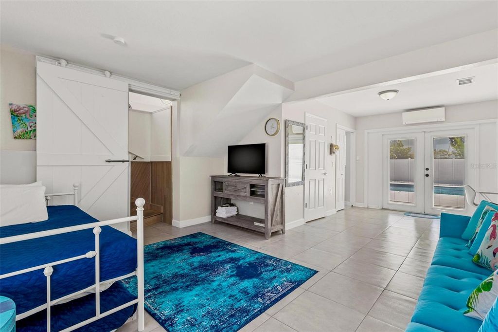 Image 21 of property listing at 8517 43RD AVENUE W, Bradenton, FL 34209