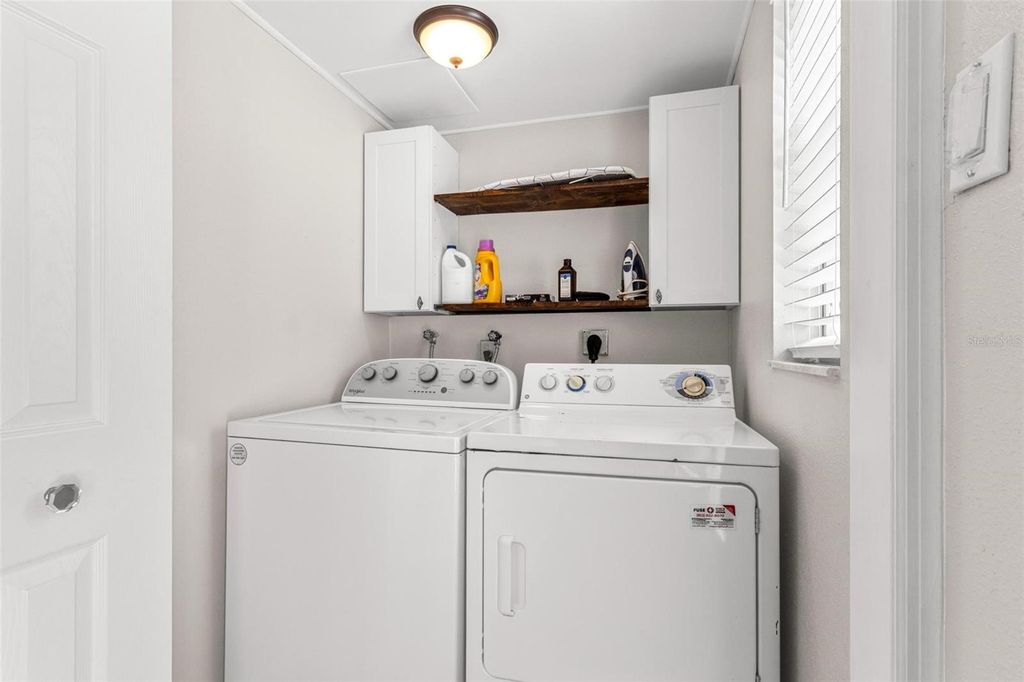 Image 22 of property listing at 8517 43RD AVENUE W, Bradenton, FL 34209