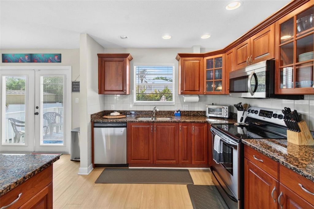 Image 7 of property listing at 8517 43RD AVENUE W, Bradenton, FL 34209