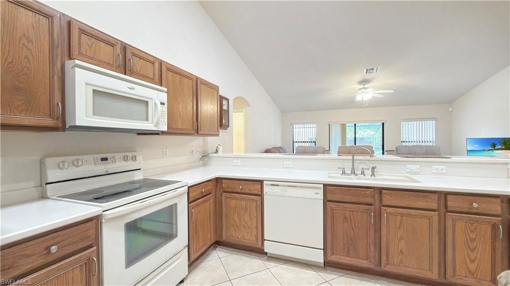 Image 11 of property listing at 205 SW 42nd ST, Cape Coral, FL 33914