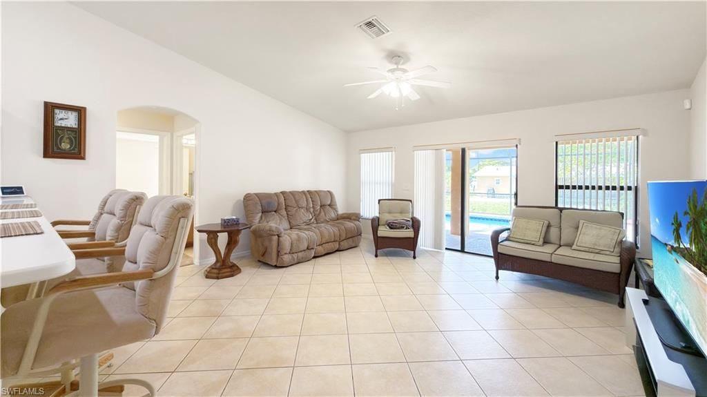 Image 12 of property listing at 205 SW 42nd ST, Cape Coral, FL 33914