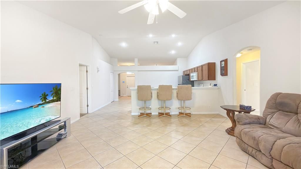 Image 14 of property listing at 205 SW 42nd ST, Cape Coral, FL 33914