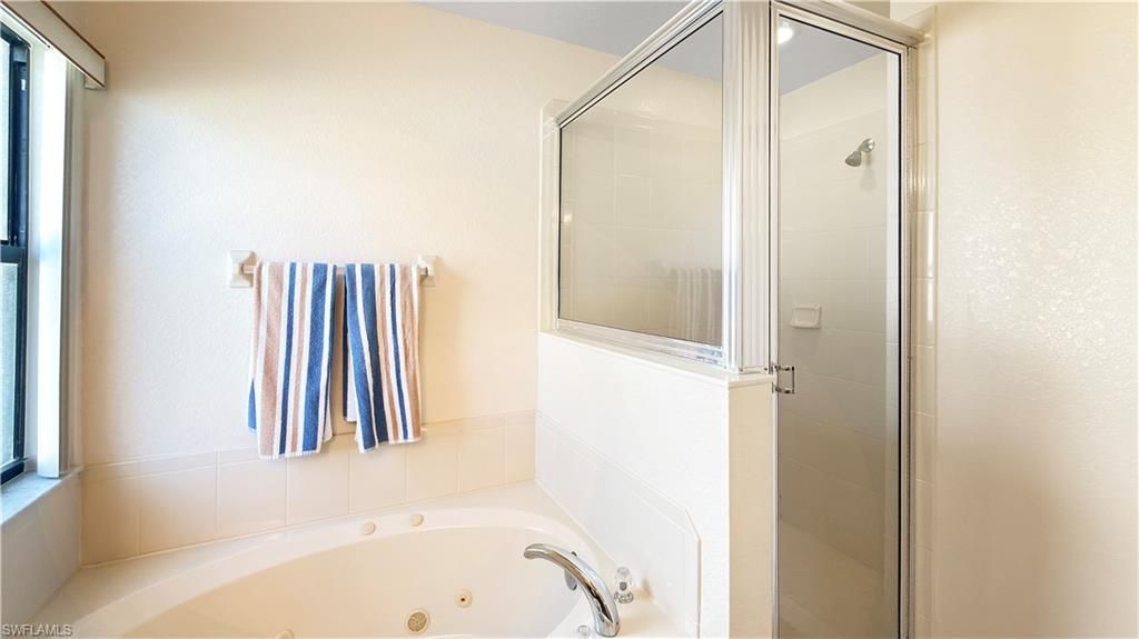 Image 18 of property listing at 205 SW 42nd ST, Cape Coral, FL 33914