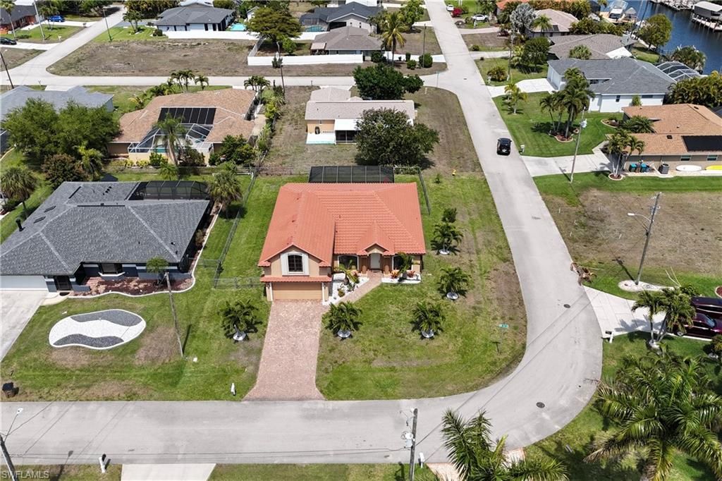 Image 2 of property listing at 205 SW 42nd ST, Cape Coral, FL 33914