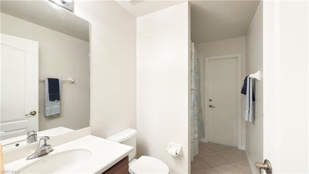 Image 26 of property listing at 205 SW 42nd ST, Cape Coral, FL 33914