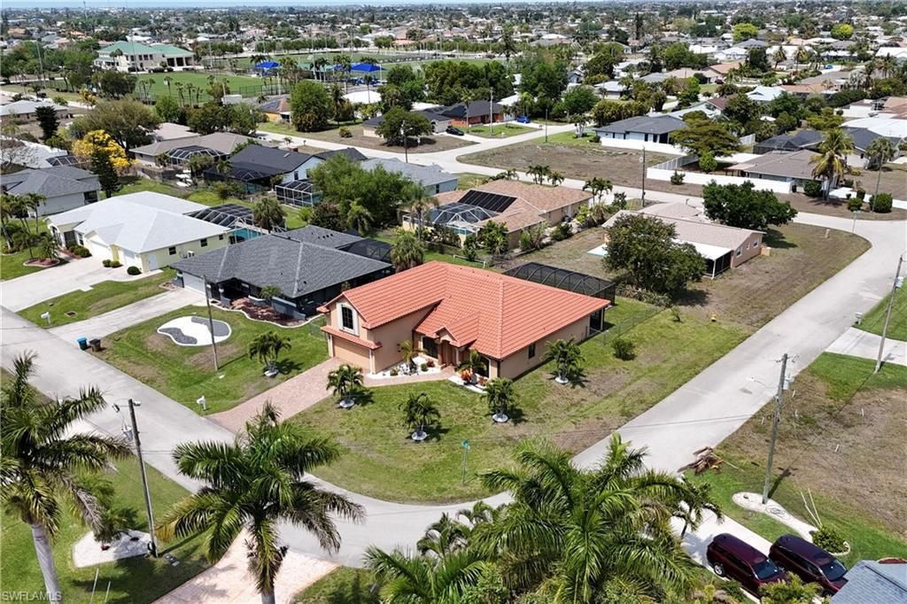 Image 37 of property listing at 205 SW 42nd ST, Cape Coral, FL 33914