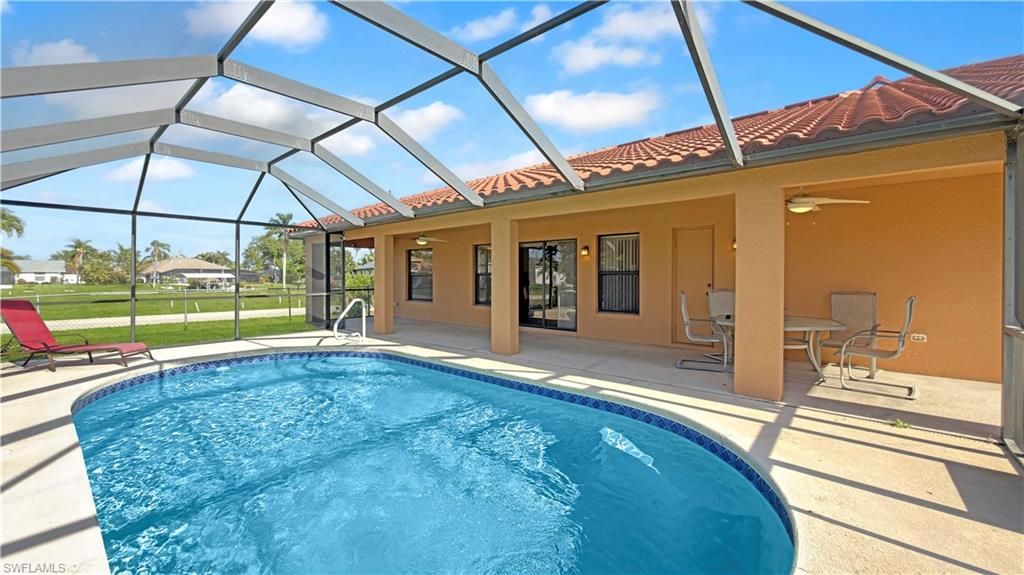 Image 4 of property listing at 205 SW 42nd ST, Cape Coral, FL 33914