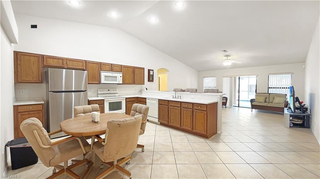 Image 9 of property listing at 205 SW 42nd ST, Cape Coral, FL 33914