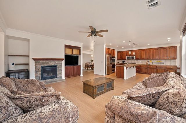 817 Sheffield Ln, Lincoln, CA 95648