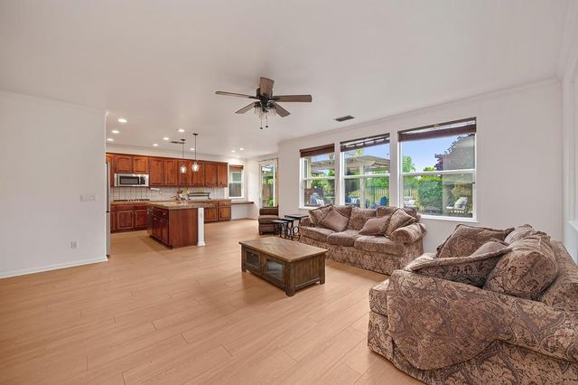 817 Sheffield Ln, Lincoln, CA 95648