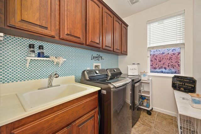 817 Sheffield Ln, Lincoln, CA 95648