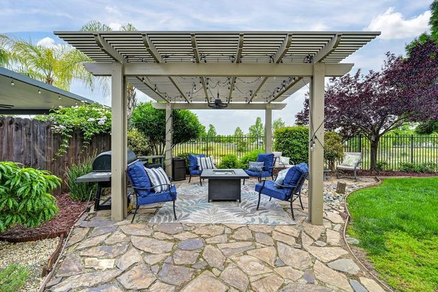 817 Sheffield Ln, Lincoln, CA 95648