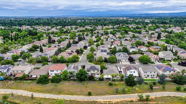 817 Sheffield Ln, Lincoln, CA 95648