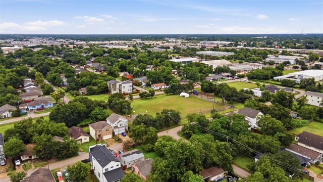 842 E 40th Street, North Houston, TX 77022